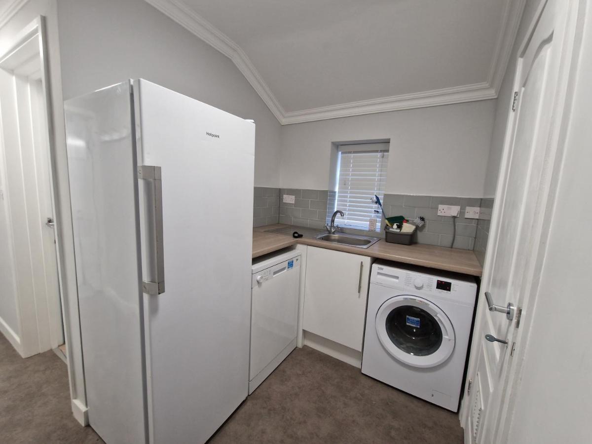 Lewis Gethin House, Newly Renovated Sleeps 9, Close To Bike Park Wales Holiday home