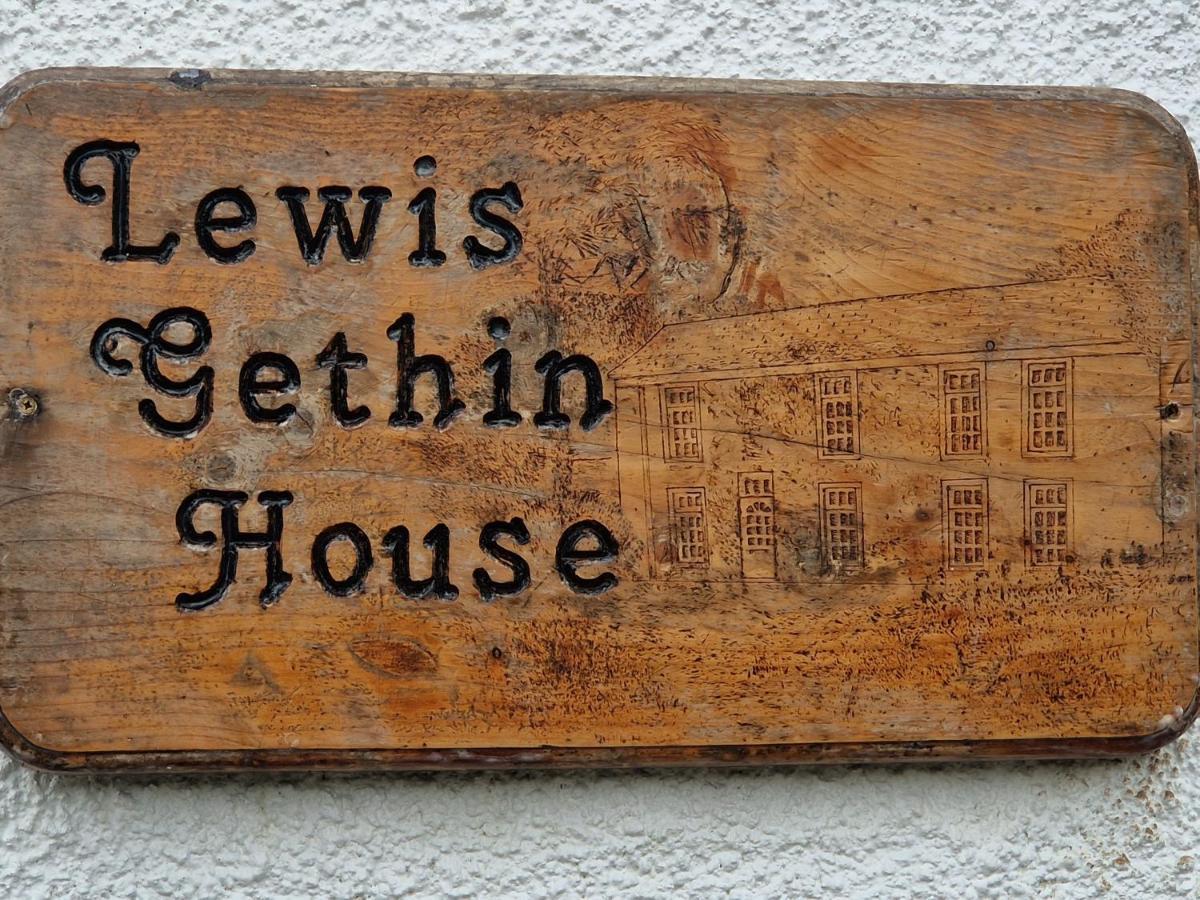 Lewis Gethin House, Newly Renovated Sleeps 9, Close To Bike Park Wales Merthyr Tydfil