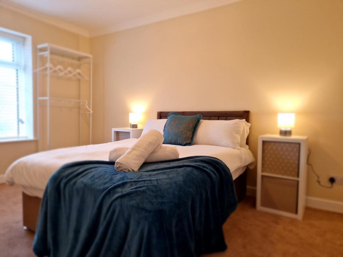 Lewis Gethin House, Newly Renovated Sleeps 9, Close To Bike Park Wales *