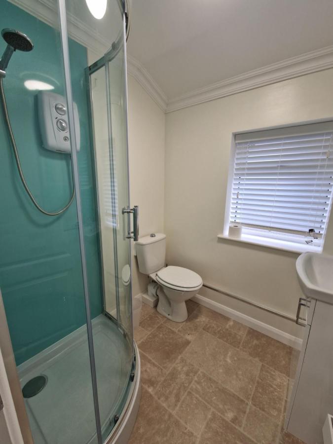 Lewis Gethin House, Newly Renovated Sleeps 9, Close To Bike Park Wales * Merthyr Tydfil
